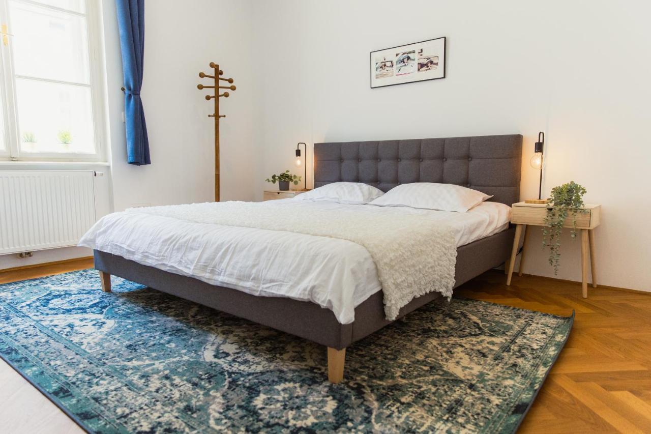 Top Location City Centre Condo In Historic Building With Free Garage Parking Ljubljana Exterior photo