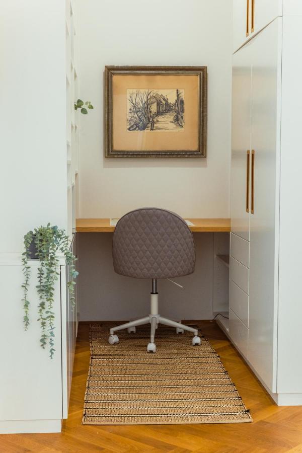Top Location City Centre Condo In Historic Building With Free Garage Parking Ljubljana Exterior photo