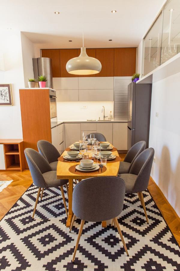Top Location City Centre Condo In Historic Building With Free Garage Parking Ljubljana Exterior photo
